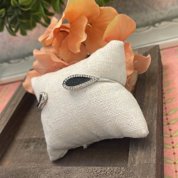 JBloom Bracelet with Black Rhinestones - Picture 2 of 4